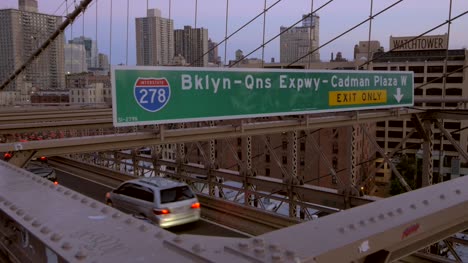 Verkehr-über-Die-Brooklyn-Bridge