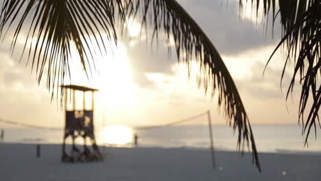 Sonnenaufgang-über-Dem-Mexikanischen-Weißen-Sandstrand