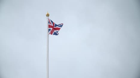 Britische-Flagge-Weht-Am-Buckingham-Palace