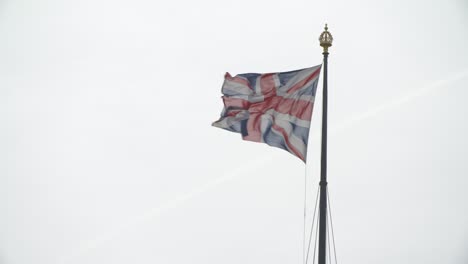 Britische-Flagge-Weht-In-Westminster