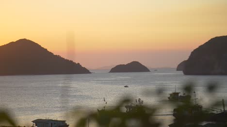 Vietnamesische-Bucht-Bei-Sonnenuntergang-At