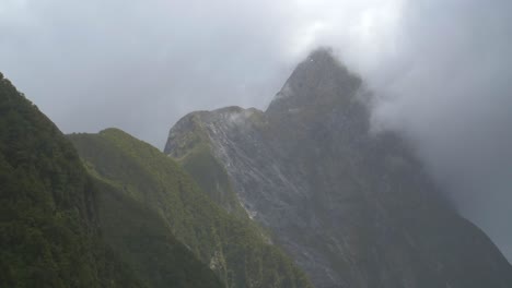 Close-Up-of-Peaks-at-Milford-Sound-NZ