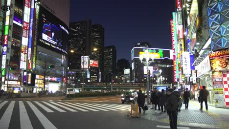 Panning-Across-Downtown-Tokyo-at-Night