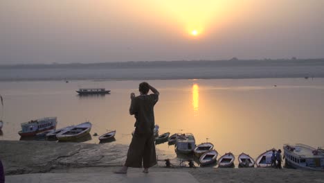 Sonnenuntergang-über-Dem-Ganges