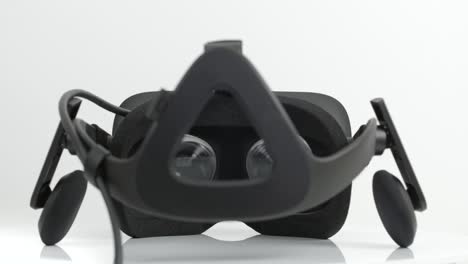 Revele-la-toma-del-interior-de-un-auricular-VR