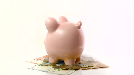 Piggy-Bank-Rotating-on-Euros