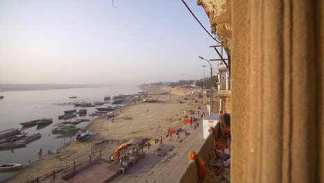 Aufnahme-Vom-Ufer-Des-Ganges-In-Varanasi