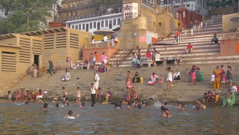 Meer-Ghat-en-el-Ganges