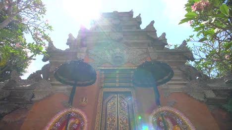 Eingang-Zum-Taman-Saraswati-Tempel