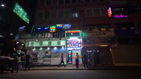Neon-Schilder-Blinken-Im-Laden-In-Hongkong
