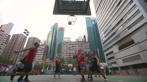 Basketballspieler-Auf-Einem-Platz-In-Hongkong