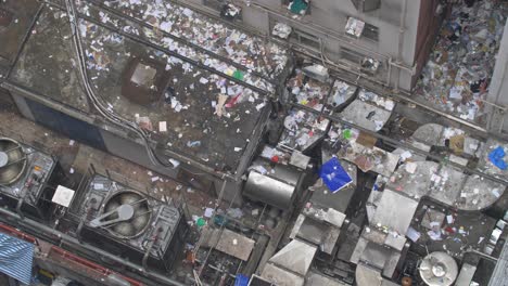 Müll-Zwischen-Hongkong-Gebäuden