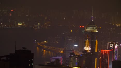 Beleuchtete-Skyline-Von-Hongkong-Bei-Nacht