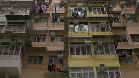Auf-Der-Suche-Nach-Heruntergekommenen-Wohnungen-In-Hongkong