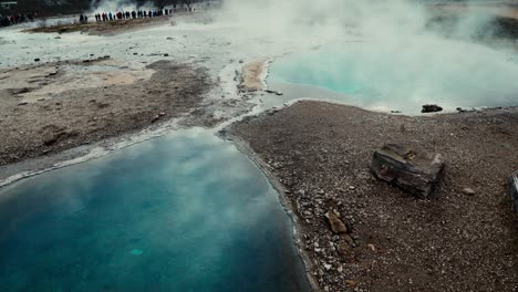 Isländische-Heiße-Quellen