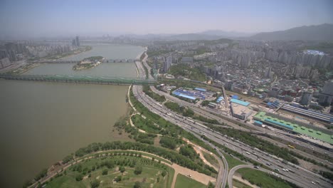 La-ciudad-de-Seúl-y-el-río-Han
