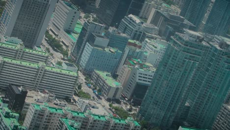 Rotierende-Aufnahme-Von-Wolkenkratzern-In-Seoul