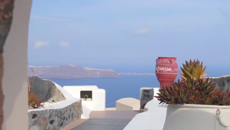 Enthüllen-Aufnahme-Der-Aussicht-Vom-Santorini-Hotel