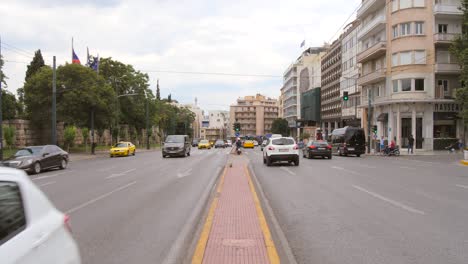 Belebte-Straße-In-Athen