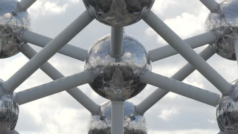 Nahaufnahme-Von-Atomium-In-Brüssel