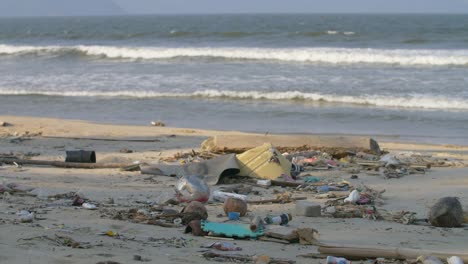 Müll-Am-Strand-Angeschwemmt