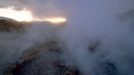 Aguas-termales-burbujeantes-en-Islandia