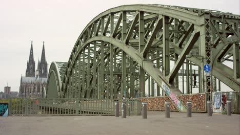 Pedestrians-on-Hohenzollern-Bridge-4K