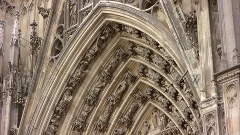 Arch-Detail-of-Cologne-Cathedral-4K