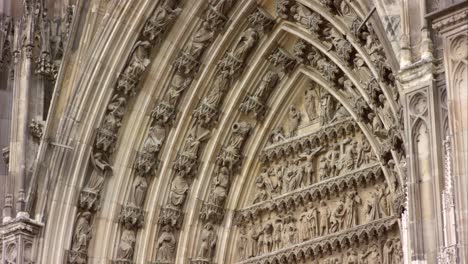 Panning-Down-Doorway-of-Cologne-Cathedral-4K