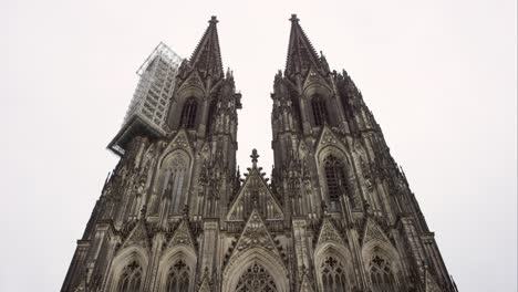 Spires-de-la-catedral-de-Colonia-4K