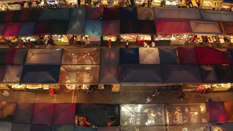 Rachada-Nachtmarkt-Stände-Luftaufnahme