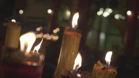 Kerzen-Im-Taoistischen-Tempel-Bangkok-Cu