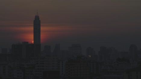 Timelapse-de-la-puesta-de-sol-sobre-el-horizonte-de-Bangkok