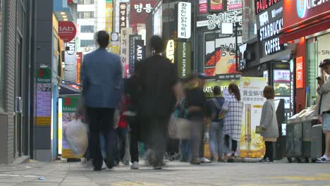 Shoppers-in-Seoul-Time-Lapse