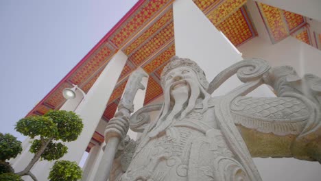 Estatua-del-guardián-en-el-templo-de-Wat-Pho