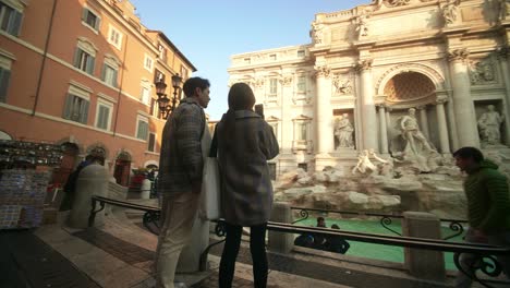 Person,-Die-Fotos-Vom-Trevi-Brunnen-Macht