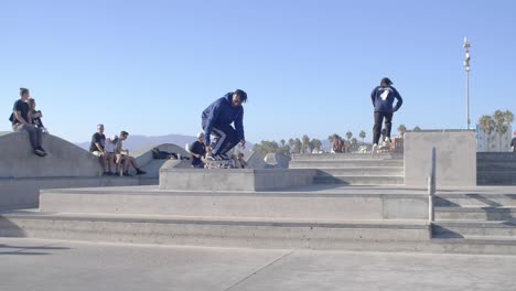 Skater,-Der-Trick-Am-Strand-Von-Venedig-Durchführt