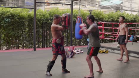 Muay-Thai-Boxer-Training