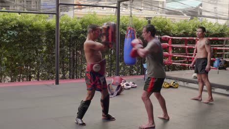 Entrenamiento-de-boxeadores-de-muay-thai