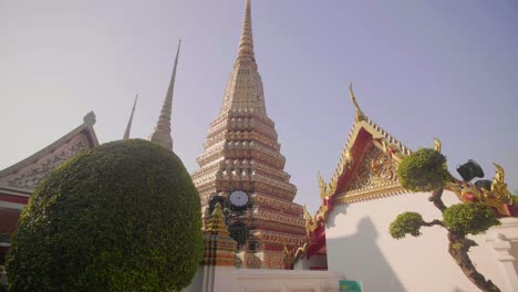 Bunte-Dekoration-Im-Wat-Pho-Tempel