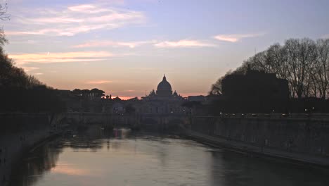 Río-Tiber-and-St-Peters-Basilica-at-Dusk