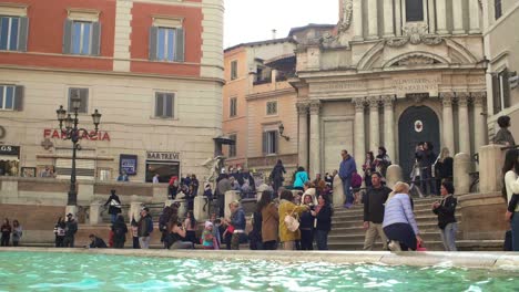 People-At-Piazza-Di-Trevi