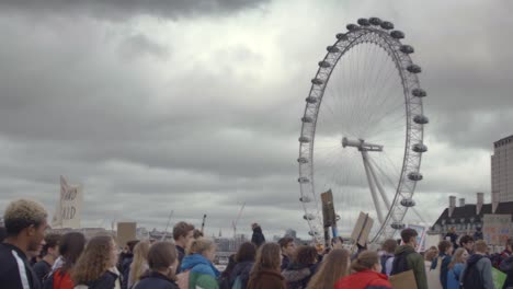 Manifestantes-marchan-pasado-London-Eye