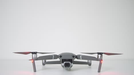 Drohnenlandung-Auf-Weißer-Fläche