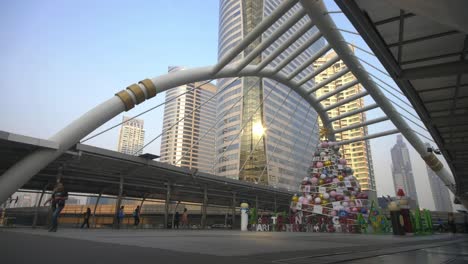 Chong-Nonsi-Bridge-in-Bangkok