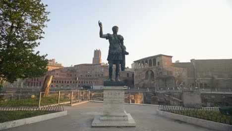 Bronzestatue-Von-Kaiser-Caesar