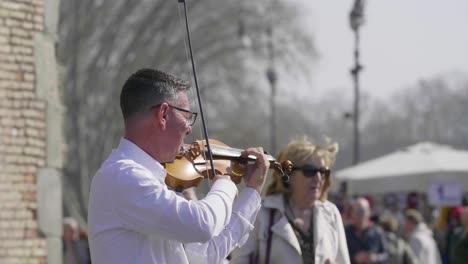 Straßenmusikant-Spielt-Geige