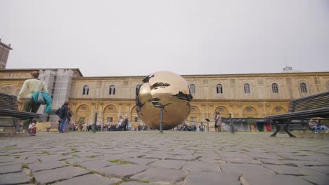Esfera-en-el-museo-del-Vaticano