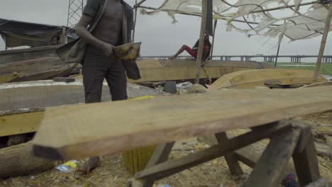 Boat-Building-Nigeria-06