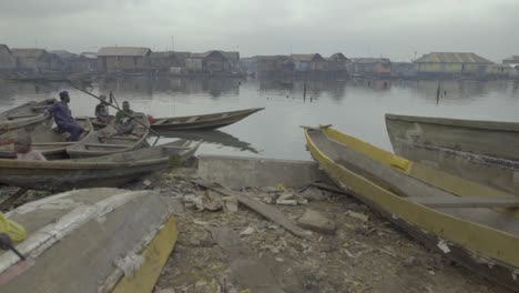 Borde-De-La-Comunidad-De-Makoko-Nigeria-01